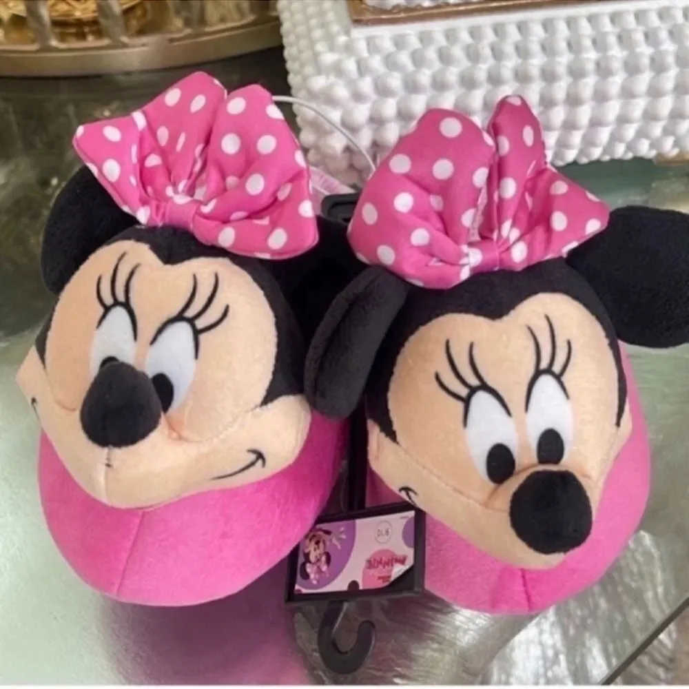 NWT Minnie Mouse Disney  Girls 3D Minnie Head Sock Top Slippers Size 9/10